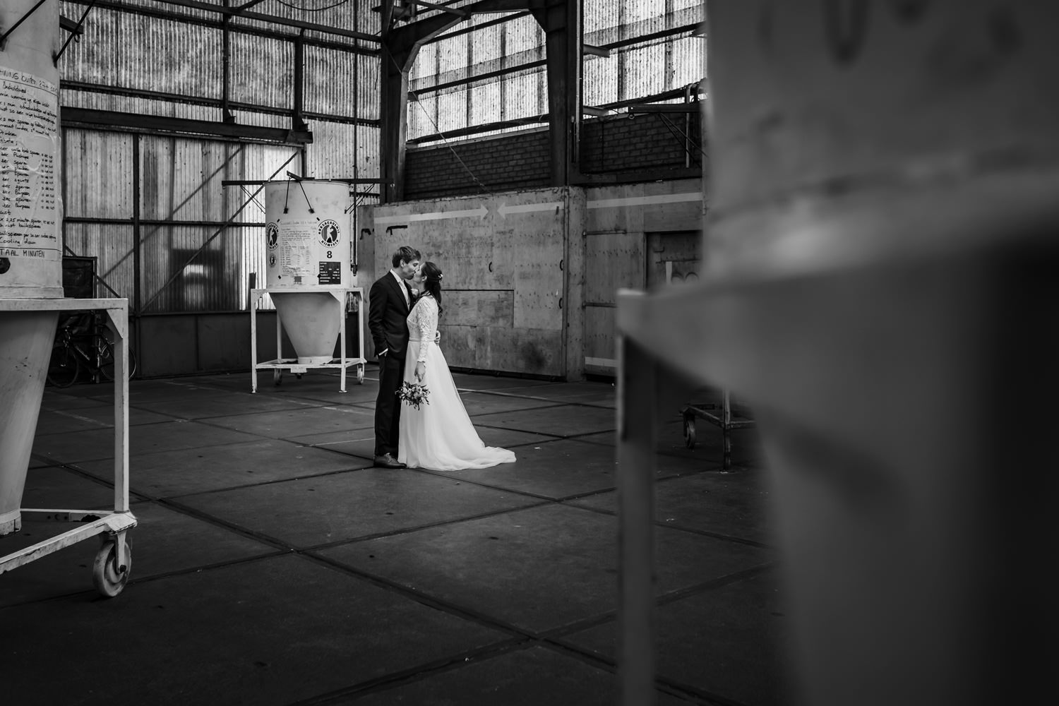 bruiloft oude fabriekshal