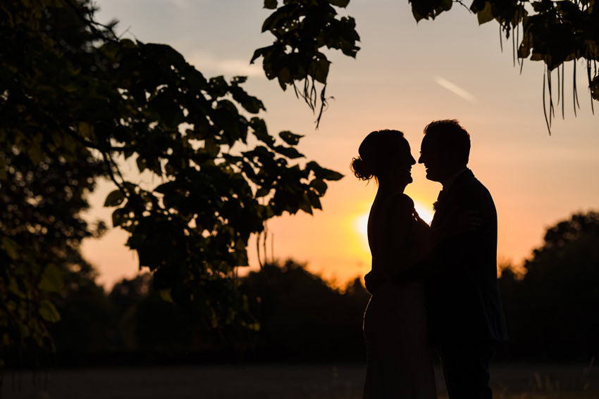 bruidsreportage met zonsondergang