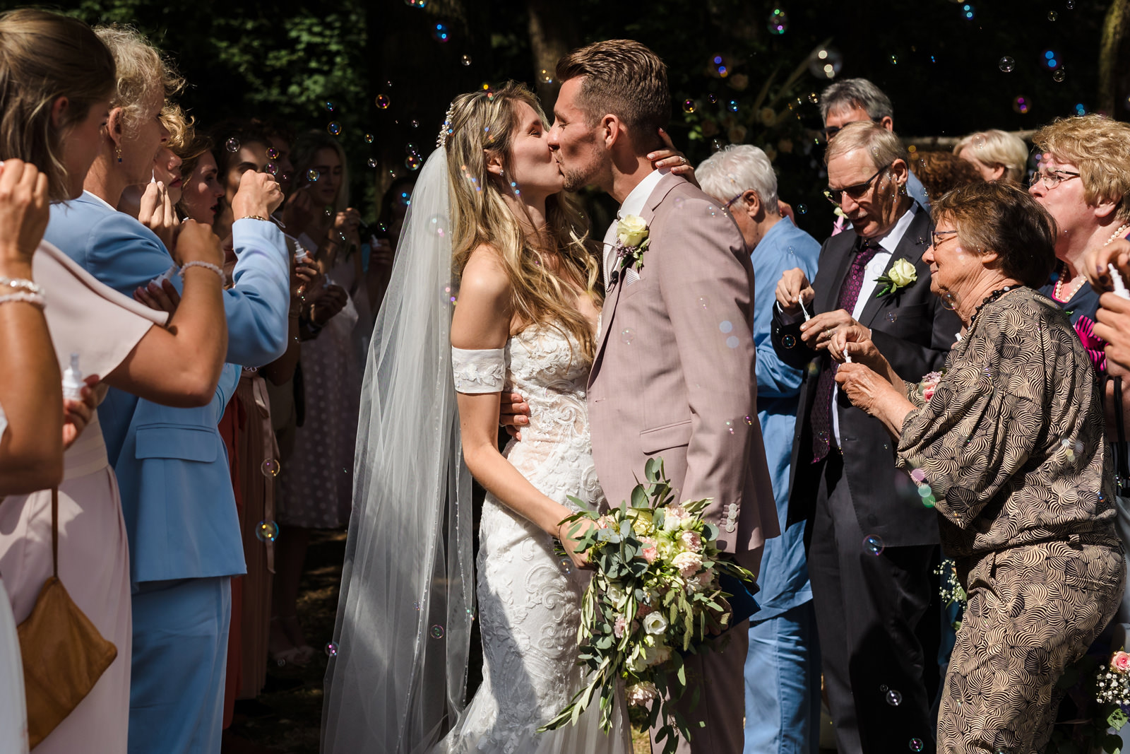 trouwfotograaf kus in breda