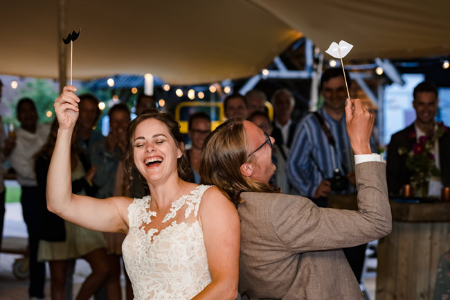 bruiloft in een stretchtent