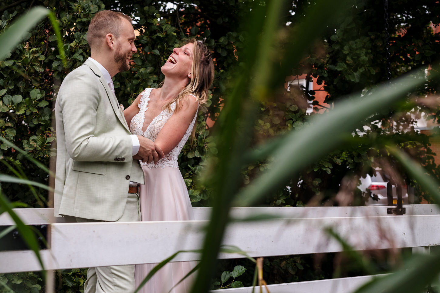 fotoshoot met bruidspaar bij molen de ster in utrecht