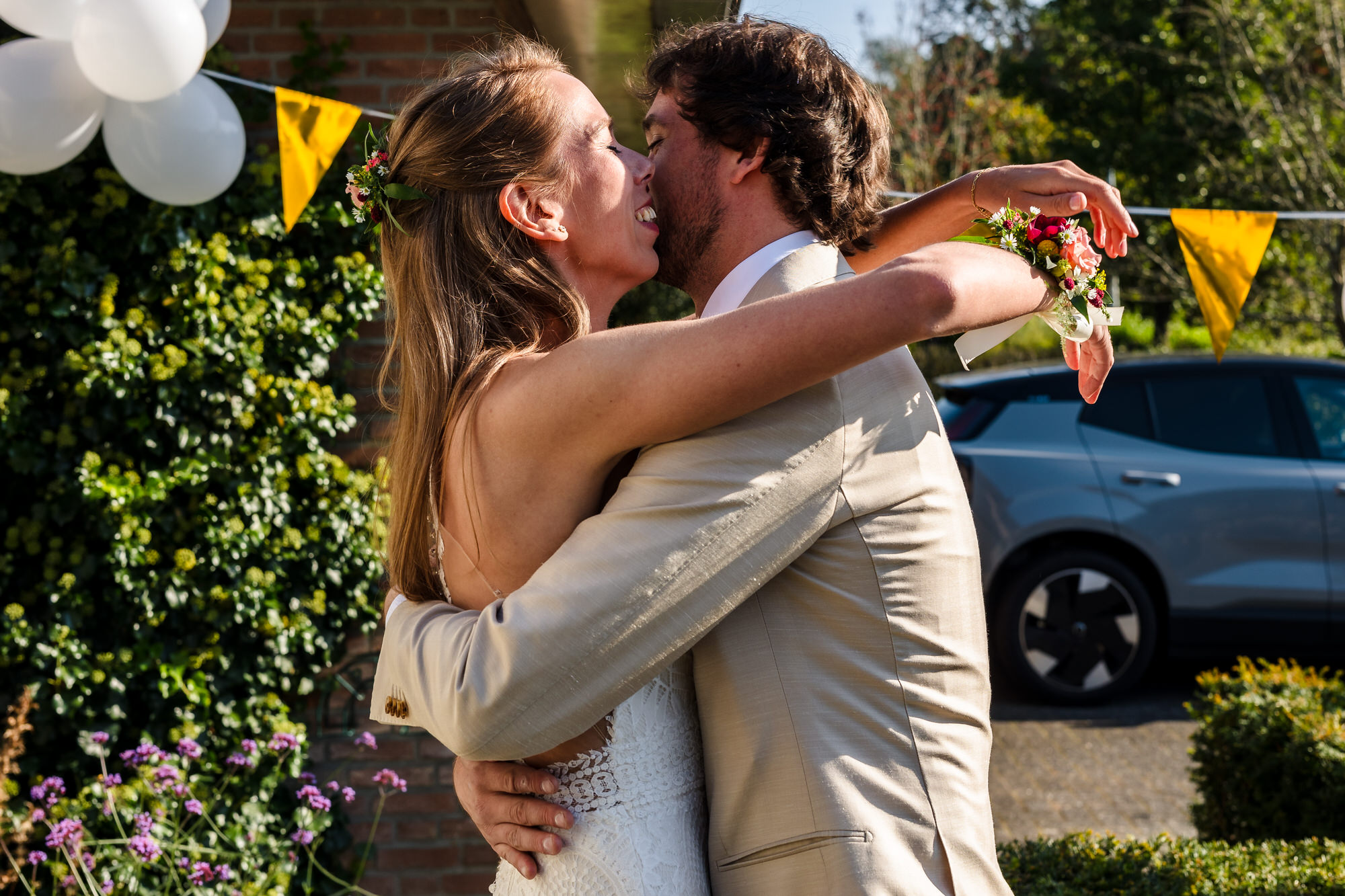 first look van bruid en bruidegom