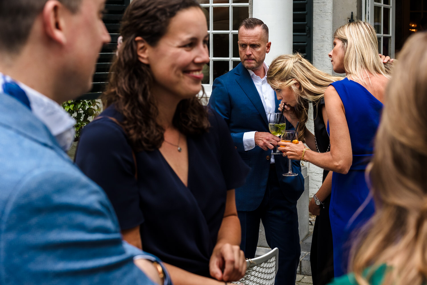 borrel tijdens bruiloft op kasteel vaalsbroek in vaals