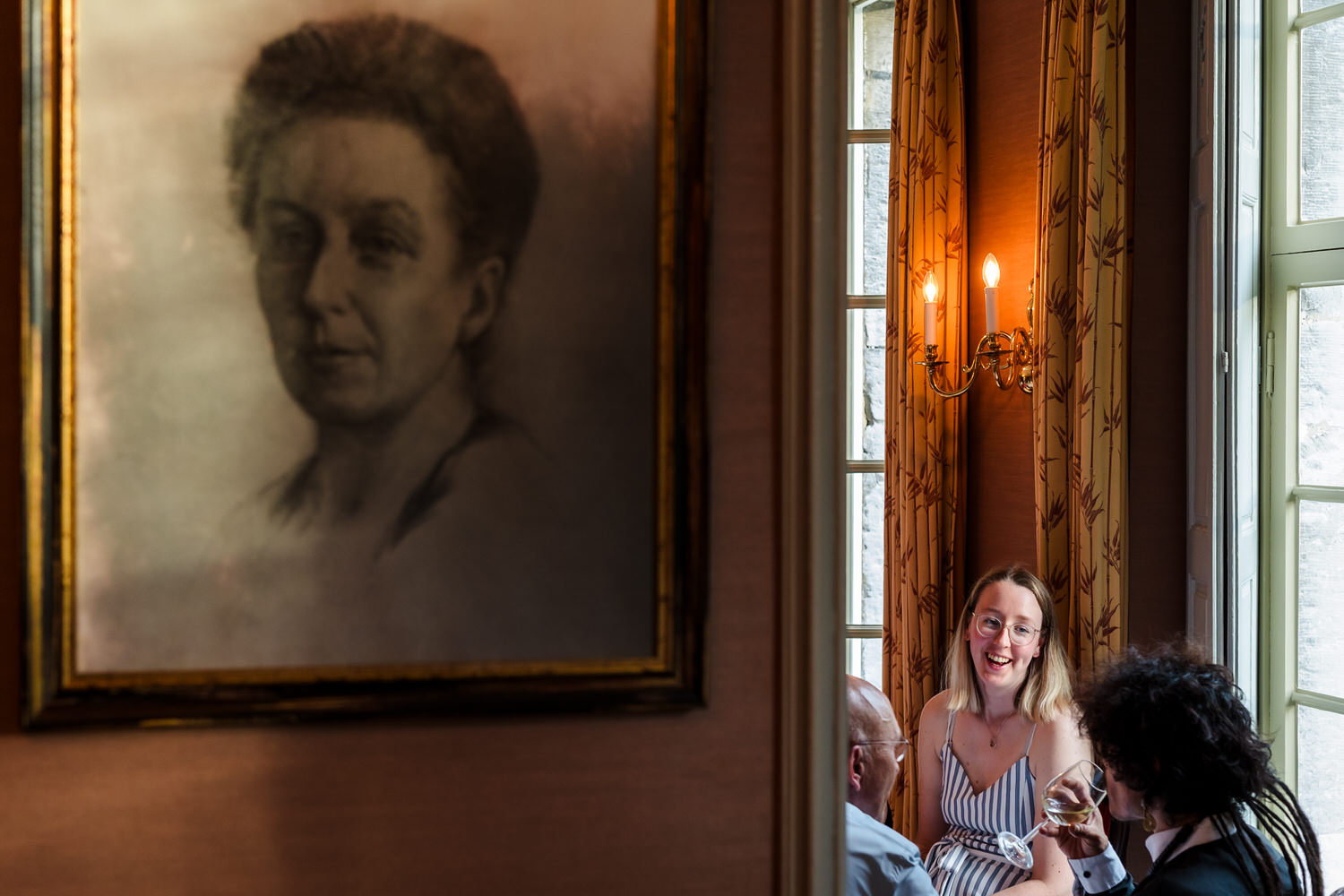 gasten aan de dinertafel