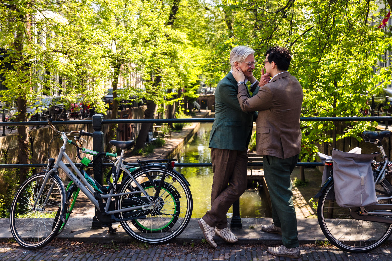 fotoshoot bruiloft twee mannen binnenstad utrecht