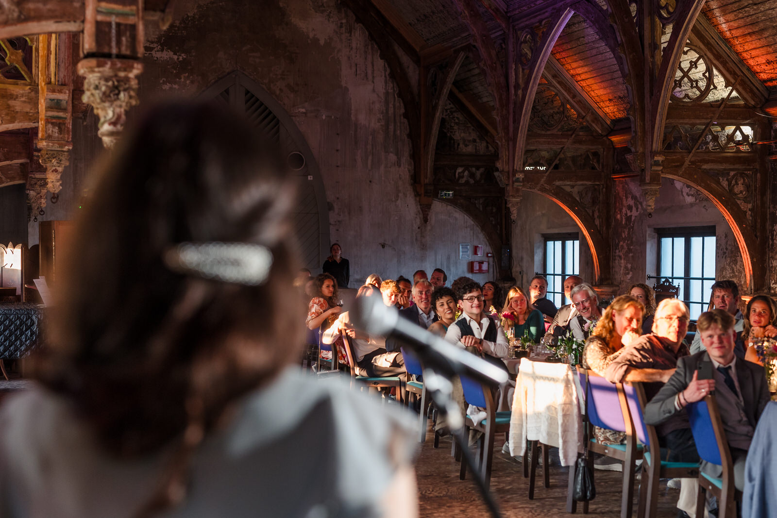 bruiloftsdiner in de metaal kathedraal in utrecht