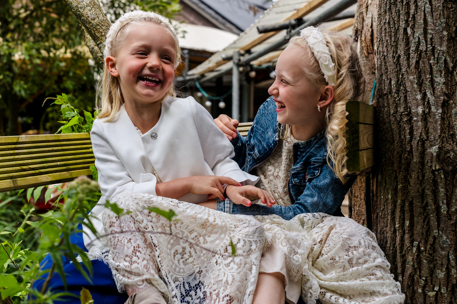 bruidsmeisje op een bruiloft in Amsterdam