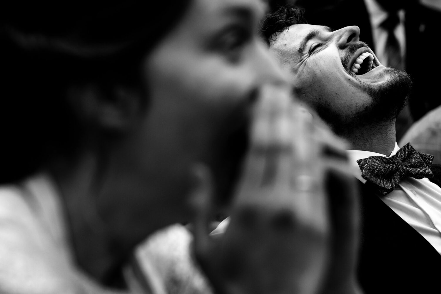 documentaire trouwfotografie met bruidspaar tijdens speeches