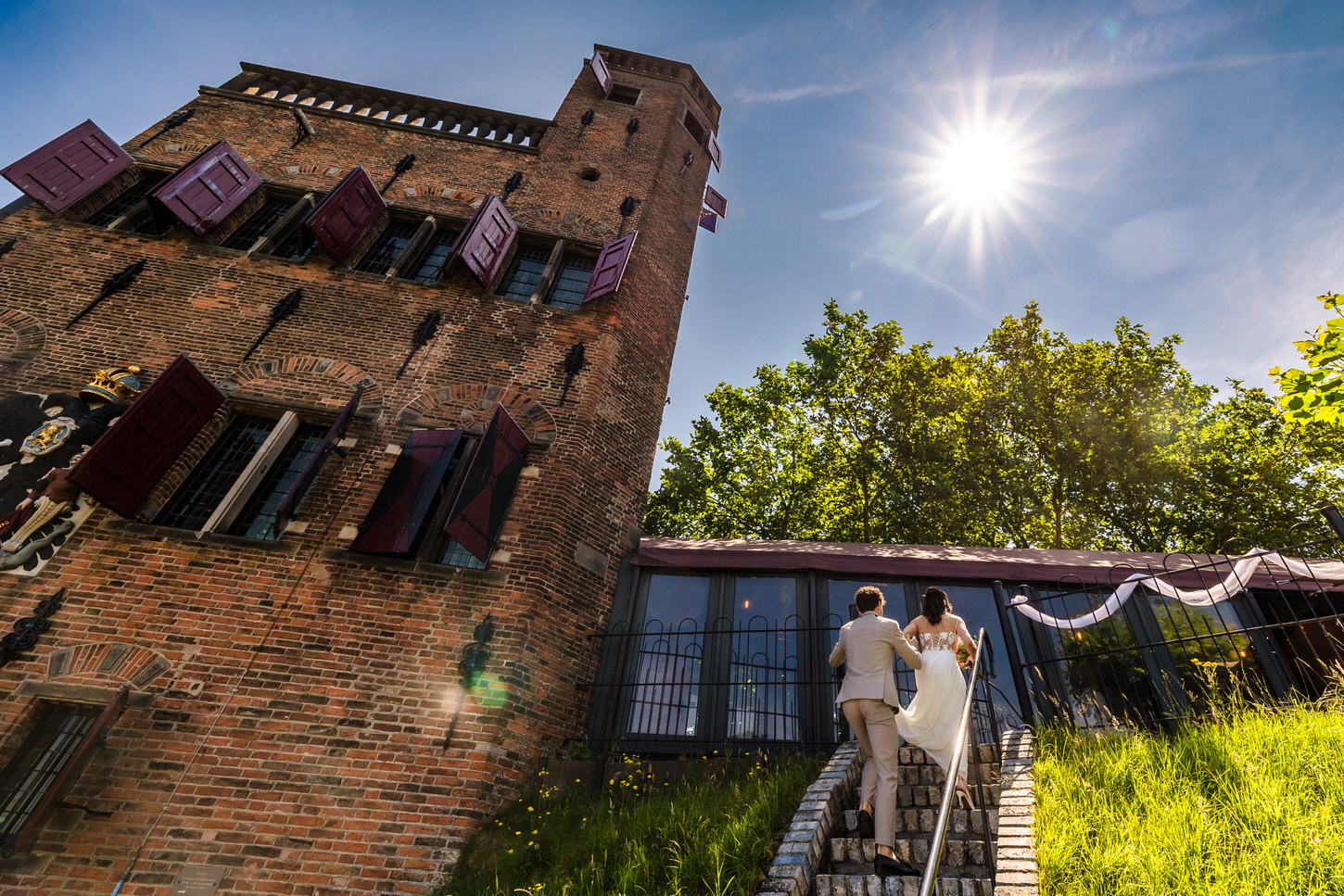 aankomst bruidspaar bij het belvedere in nijmegen