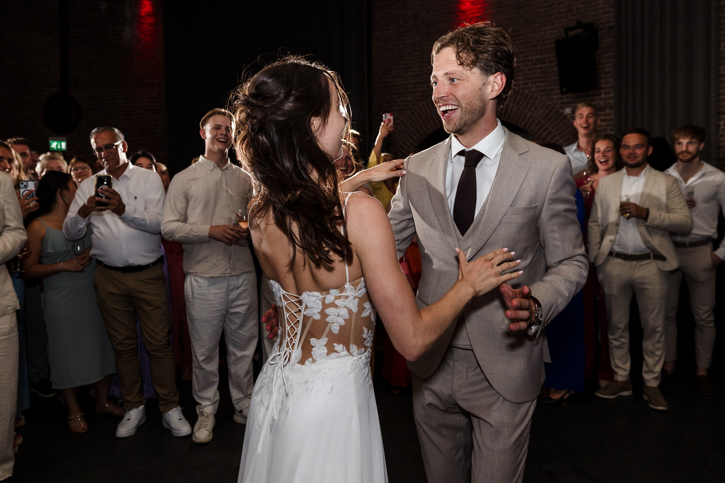 openingsdans van bruidspaar bij fort lent